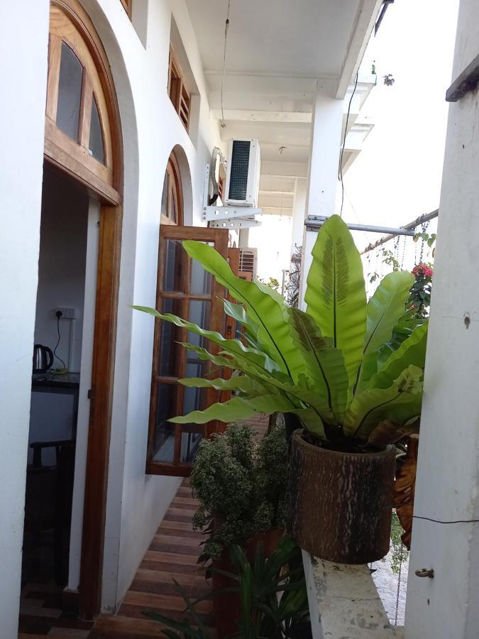 Villa Luxez Kalmunai Экстерьер фото