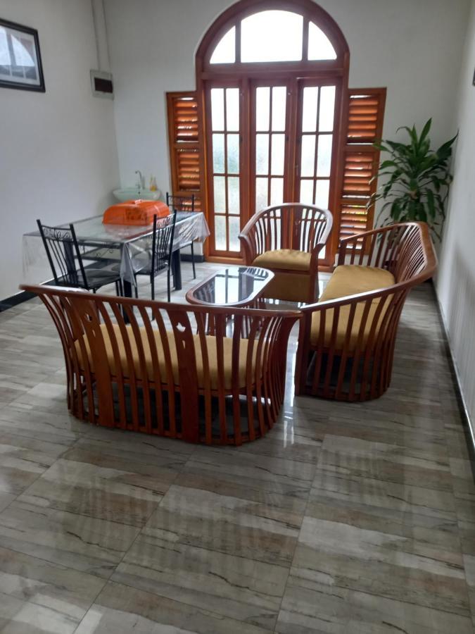 Villa Luxez Kalmunai Экстерьер фото